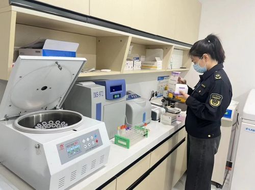 安徽某市大力開展過(guò)期藥品及醫(yī)療器械專項(xiàng)大檢查